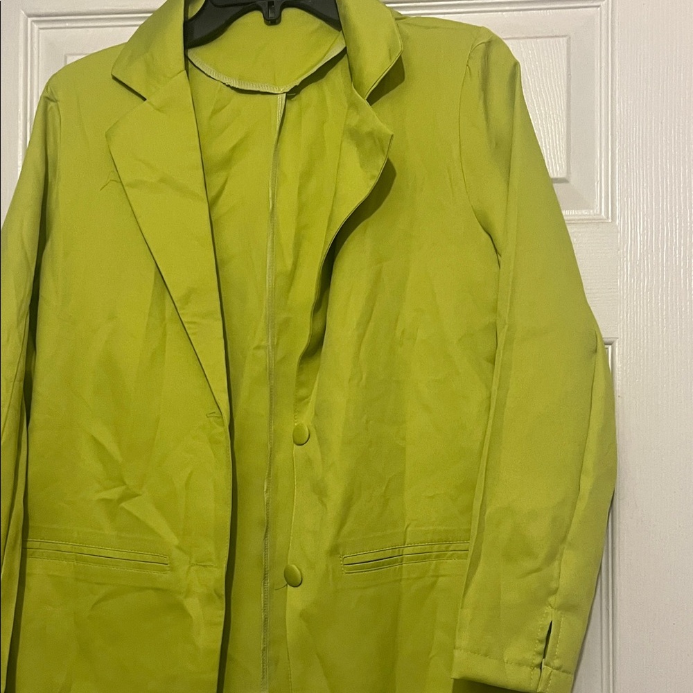 Women’s olive colored pants and jacket set.Z:S.